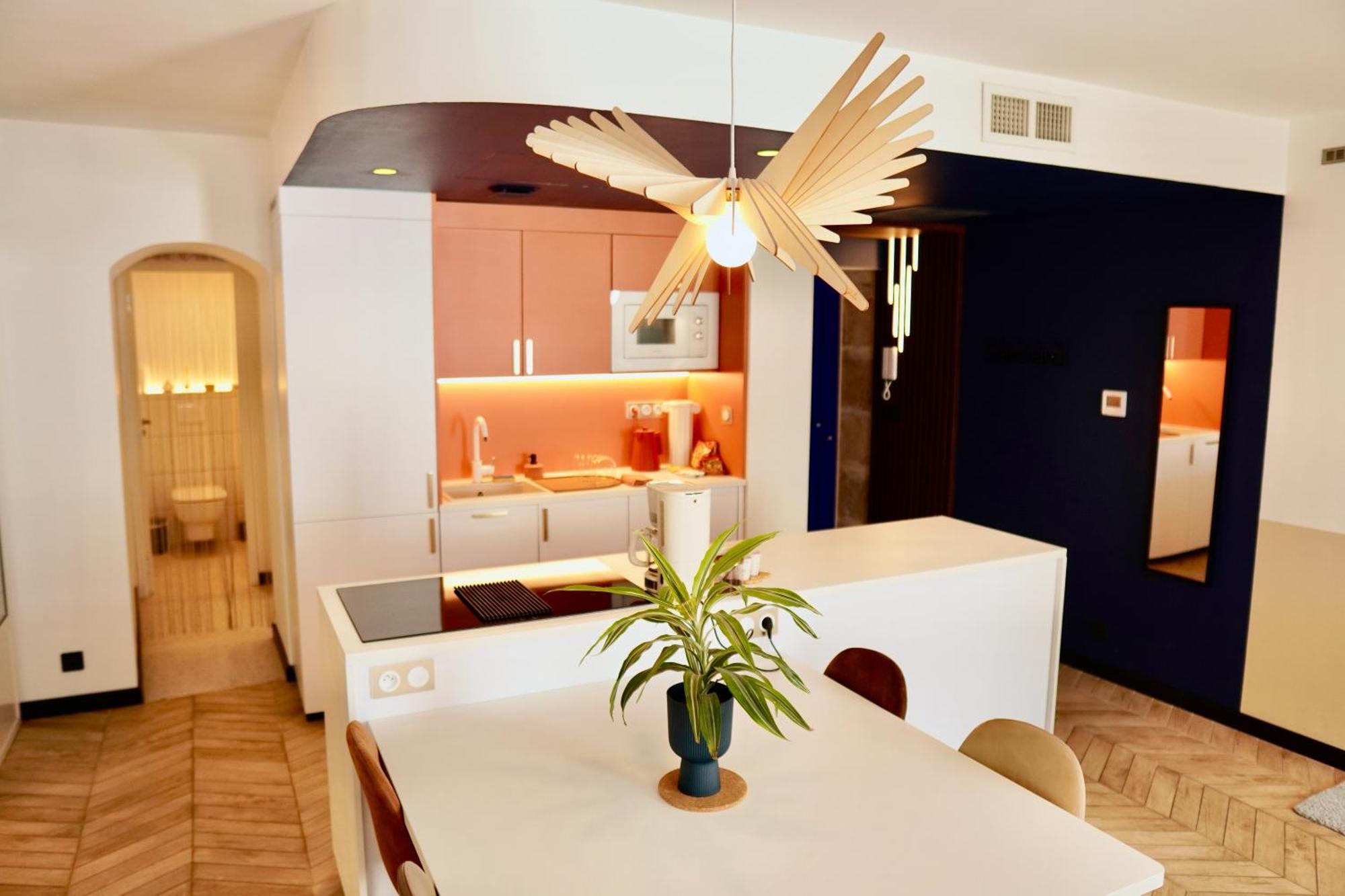 Roma Divine Home Cinema Et Jardin Nîmes Dış mekan fotoğraf